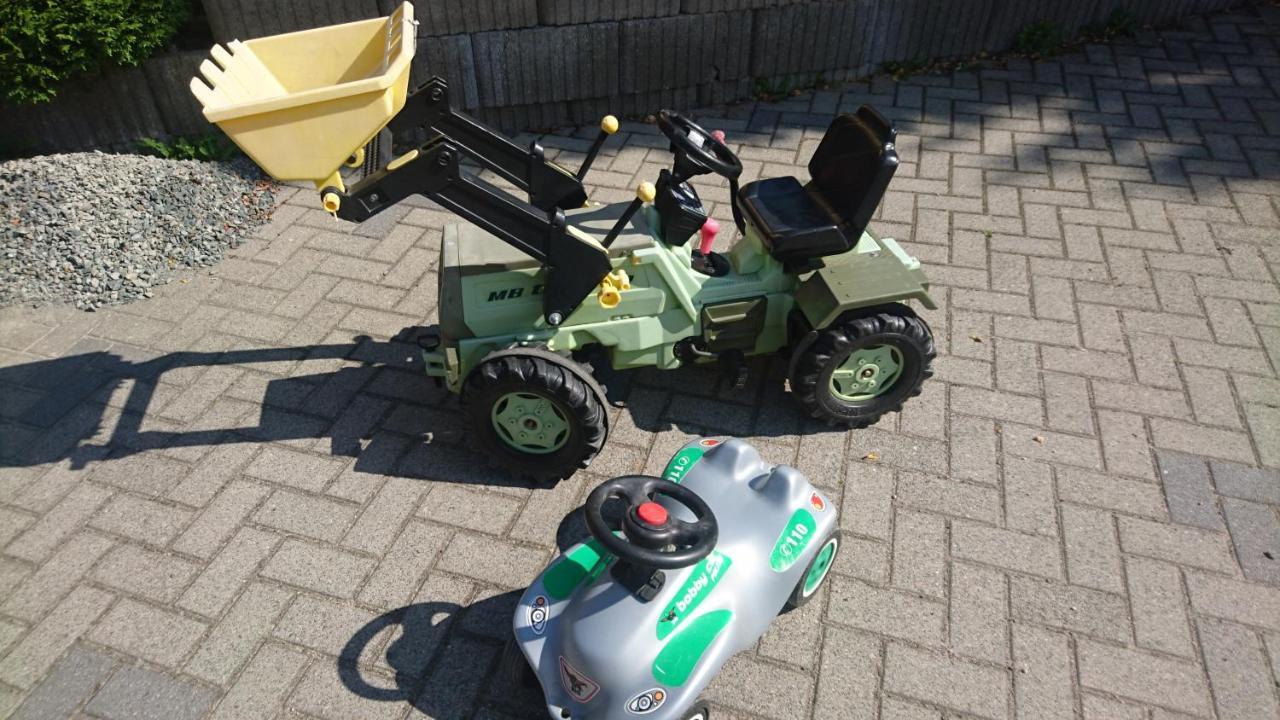 Ferienwohnung Mit Garten Und Spielplatz クリンゲンタール エクステリア 写真