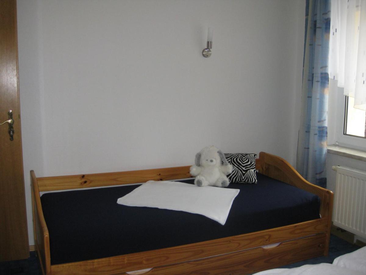 Ferienwohnung Mit Garten Und Spielplatz クリンゲンタール エクステリア 写真