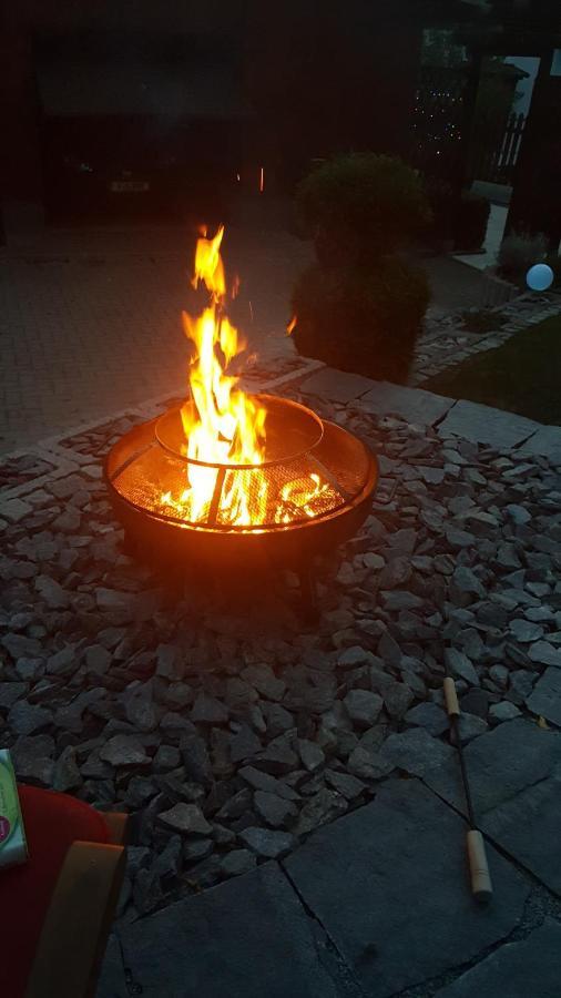 Ferienwohnung Mit Garten Und Spielplatz クリンゲンタール エクステリア 写真