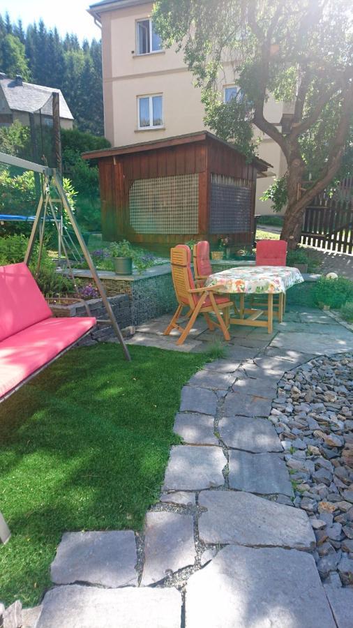 Ferienwohnung Mit Garten Und Spielplatz クリンゲンタール エクステリア 写真